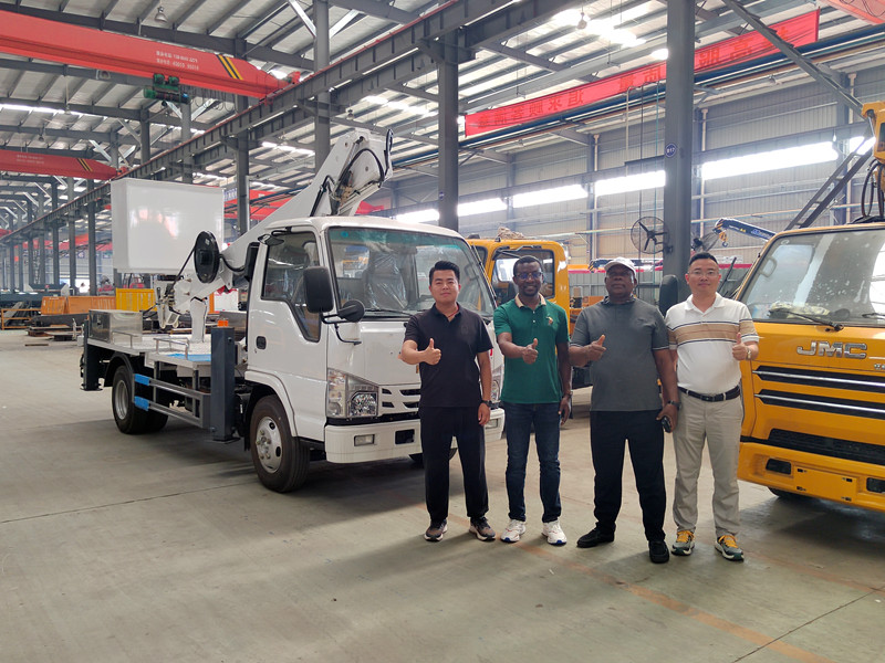 Howo 4x2 18m aerial platform truck