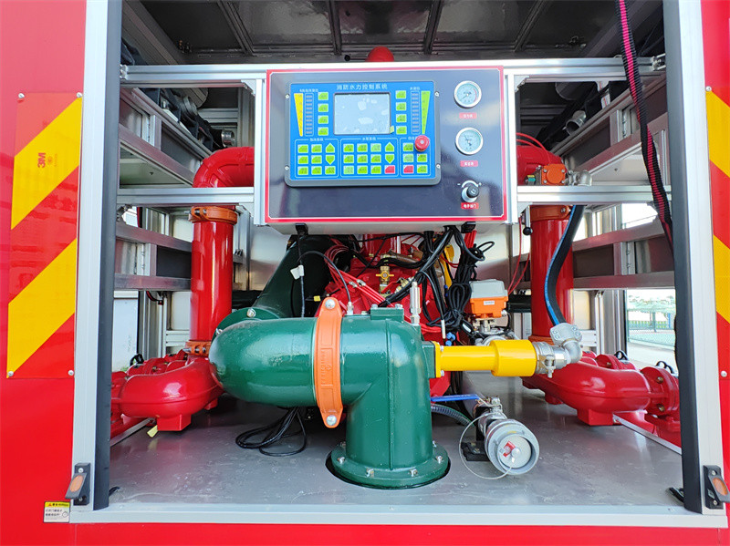 Sinotruk HOWO 8X4 Rescue Emergency Water Foam Tank 