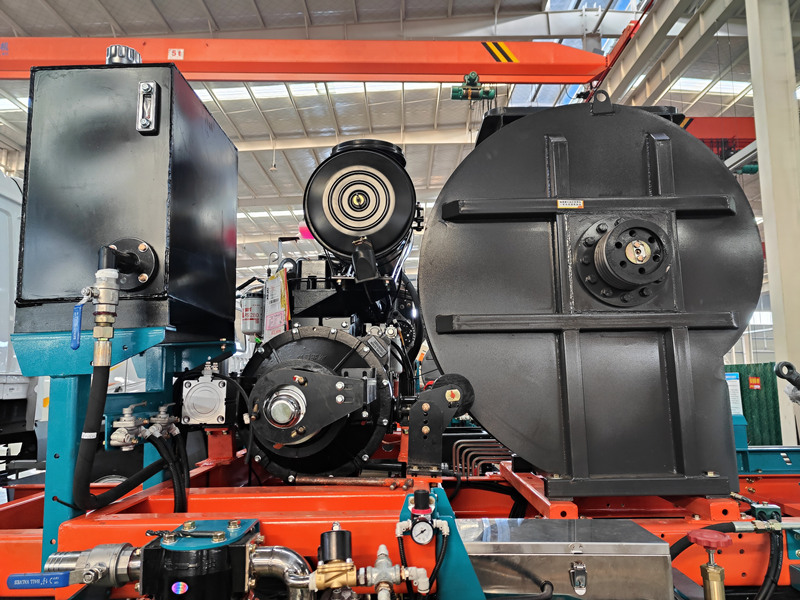 HOWO NX  road sweeper truck