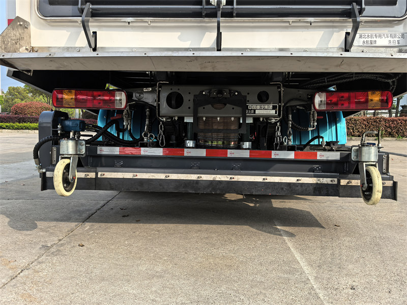 HOWO cleaning sweeper truck