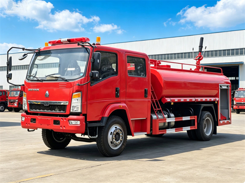 HOWO light fire water tank truck
