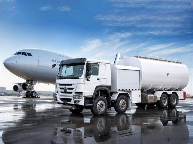 Sinotruk HOWO 8x4 aircraft refueling truck Sinotruk HOWO 8x4 aircraft refueling truck